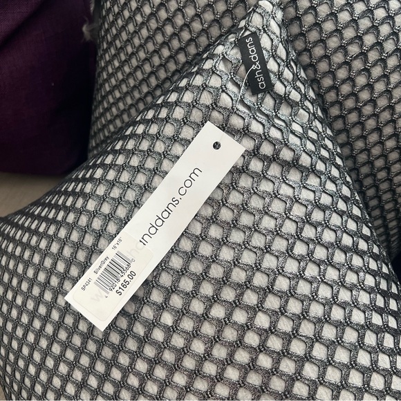 X2 Ash & Dans Addy Decorative Pillow in Black/Grey Size 16′ x 16” NWT $330 - Picture 6 of 8